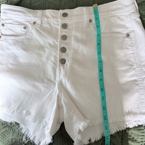 GAP White Button-Fly Jean Shorts - Picture 5 of 5